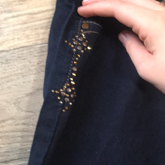 Woman’s Jeans - Picture 5 of 11